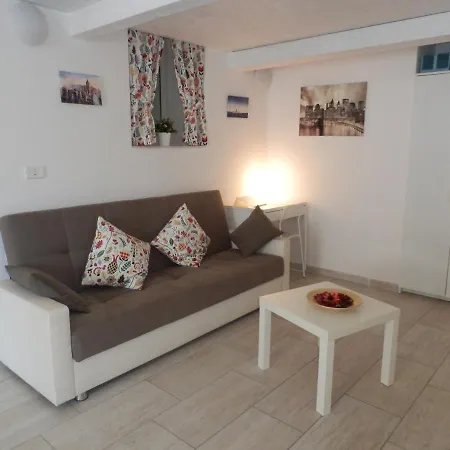Illy House Panzió Nápoly